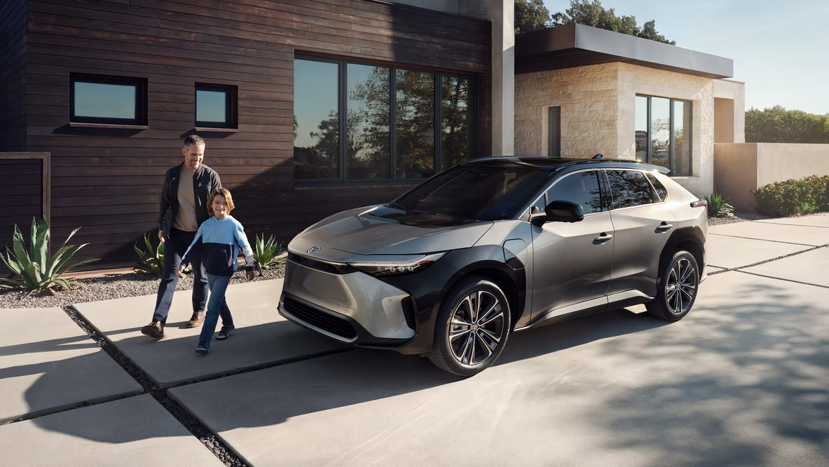 TOYOTA bZ4X, Automotive and AR